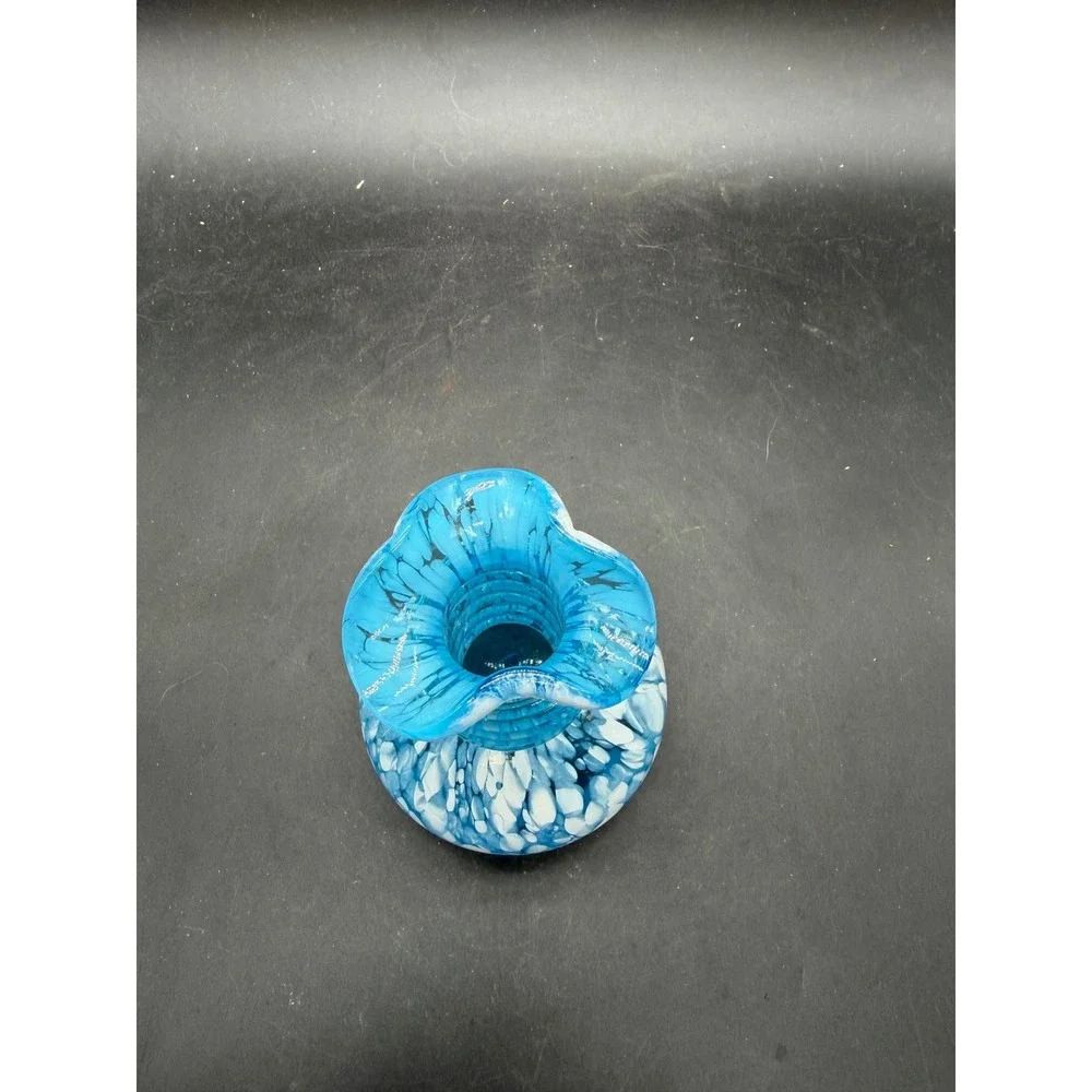 Vintage Blue White Spatter Art Glass Bud Vase Ruffled Rim Glass Wrap 4.5 inch‎